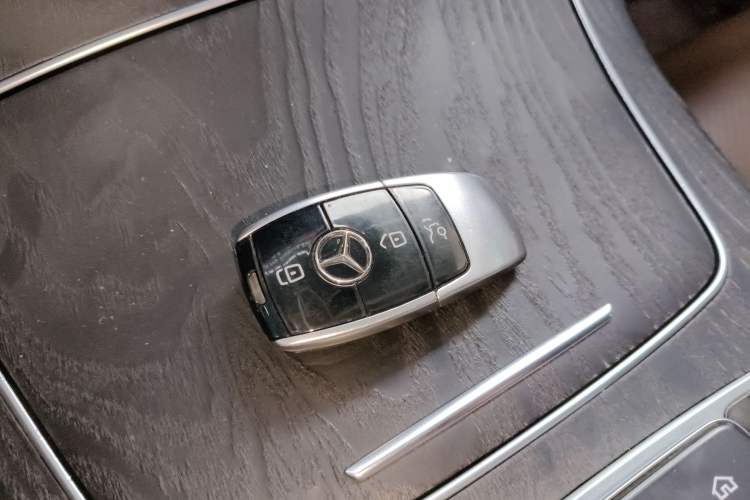 Used Mercedes-Benz E-Class 2020 E 300 L Sporty and Stylish Model Interior 1