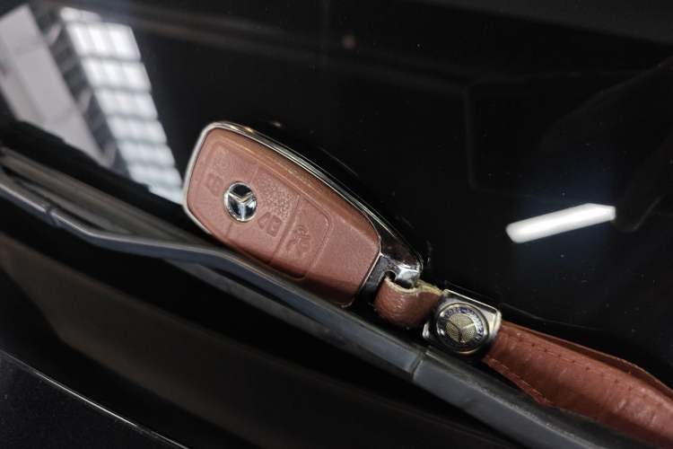 Used Mercedes-Benz E-Class 2020 Facelift E 260 L Interior 1