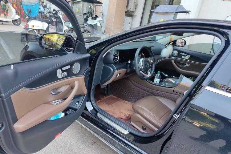 Used Mercedes-Benz E-Class 2020 E 300 L Sport Luxury Edition Interior 1