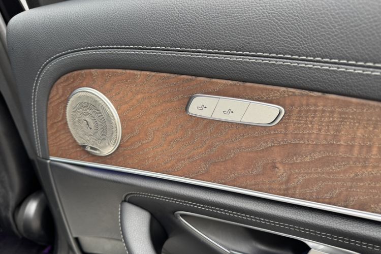 Used Mercedes-Benz E-Class 2020 E 260 L Interior 1