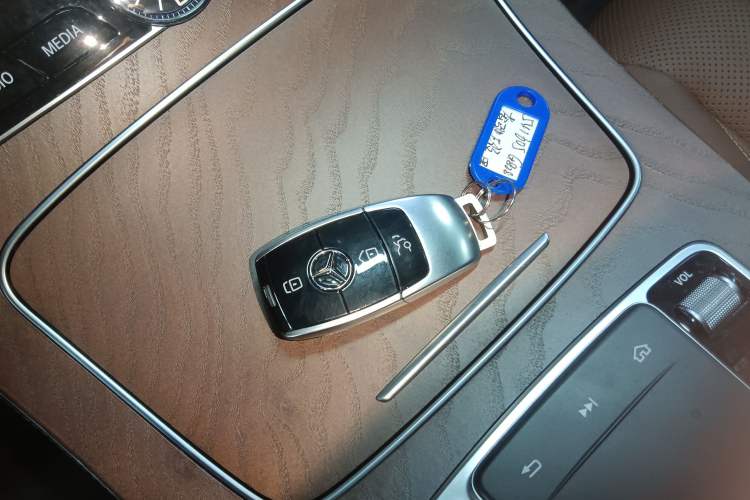 Used Mercedes-Benz E-Class 2020 Restyled E 300 L Exclusive Edition Interior 1