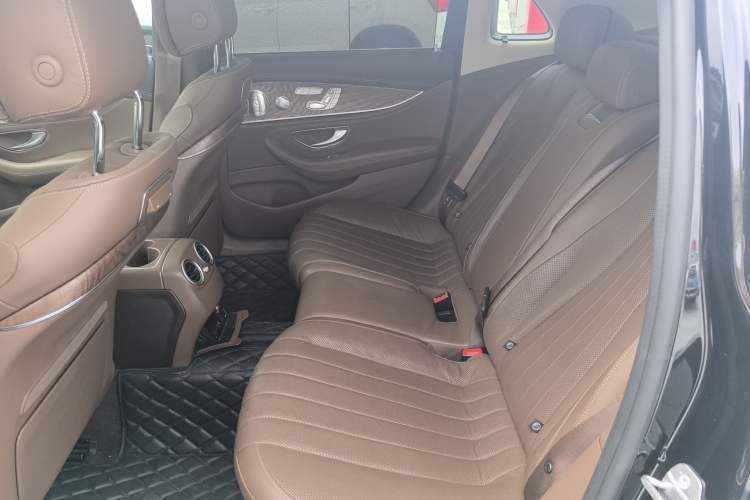 Used Mercedes-Benz E-Class 2020 Restyled E 300 L Exclusive Edition Interior 1