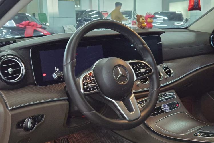 Used Mercedes-Benz E-Class 2020 E 300 L Luxury Model Interior 1