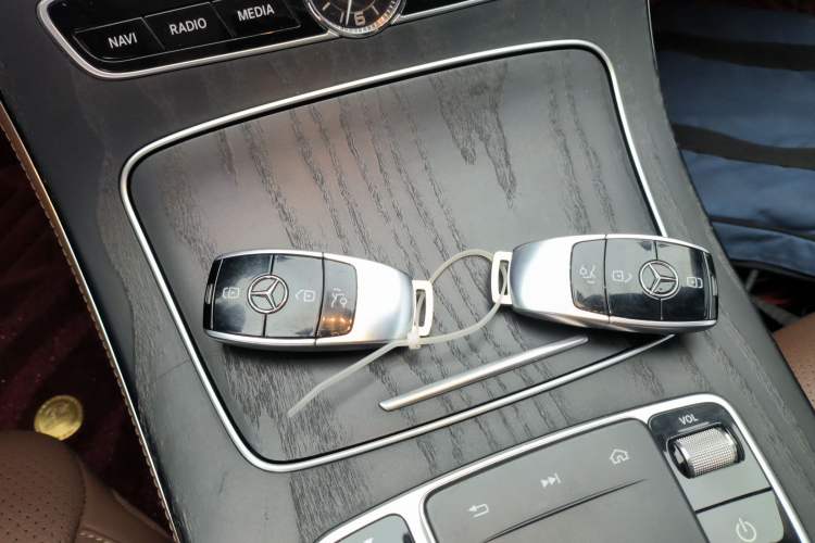 Used Mercedes-Benz E-Class 2020 E 300 L Sporty and Stylish Model Interior 1