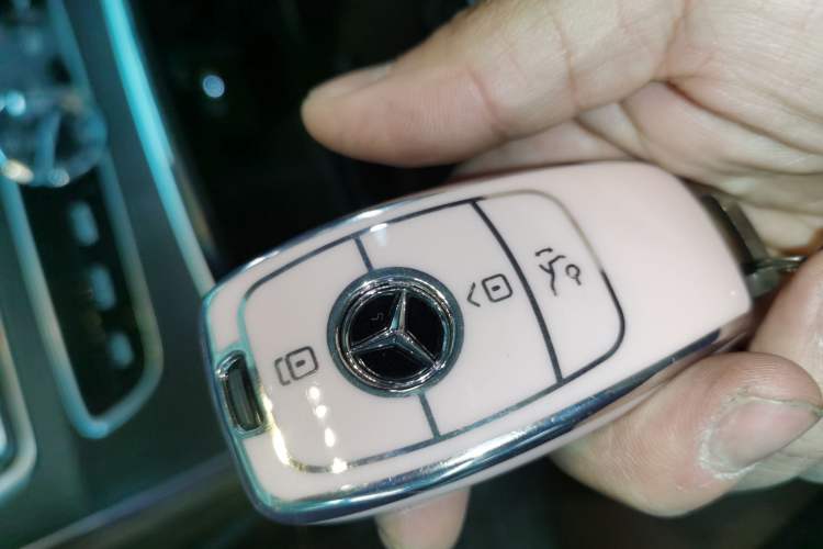 Used Mercedes-Benz E-Class 2020 E 300 L Sporty and Stylish Model Interior 1