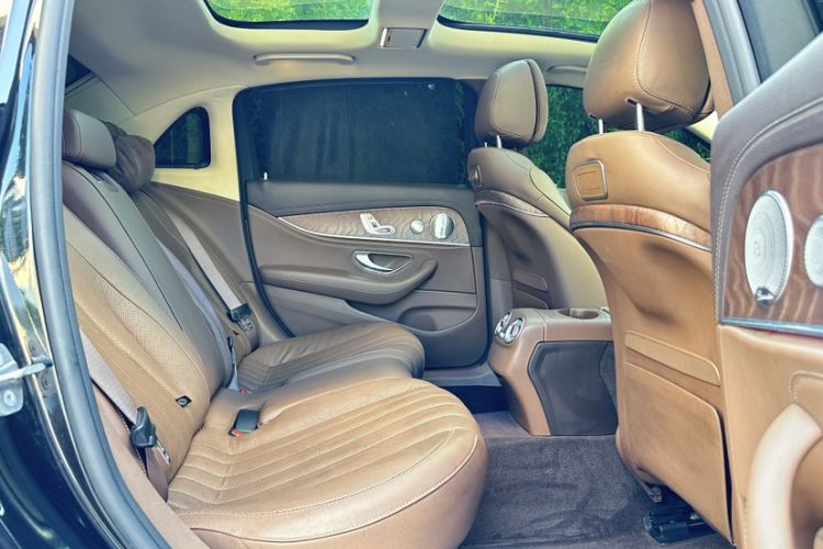 Used Mercedes-Benz E-Class 2020 Restyled E 300 L Exclusive Edition Interior 1