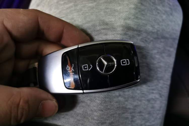 Used Mercedes-Benz E-Class 2020 Facelift E 260 L Interior 1