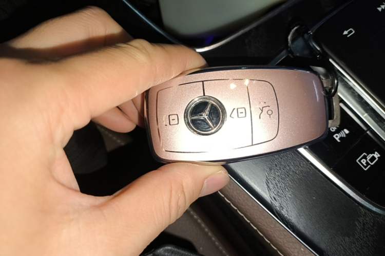 Used Mercedes-Benz E-Class 2020 Facelift E 260 Sport Edition Interior 1