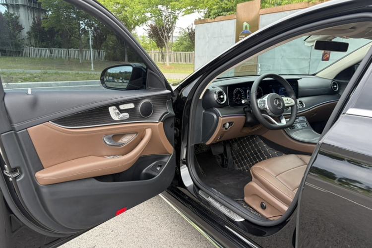Used Mercedes-Benz E-Class 2020 Restyled E 300 L Sporty and Stylish Edition Interior 1