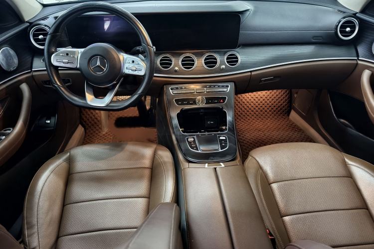 Used Mercedes-Benz E-Class 2020 Restyled E 300 L Sport Exclusive Edition Interior 1