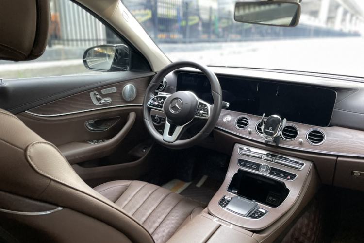 Used Mercedes-Benz E-Class 2020 Restyled E 300 L Exclusive Edition Interior 1