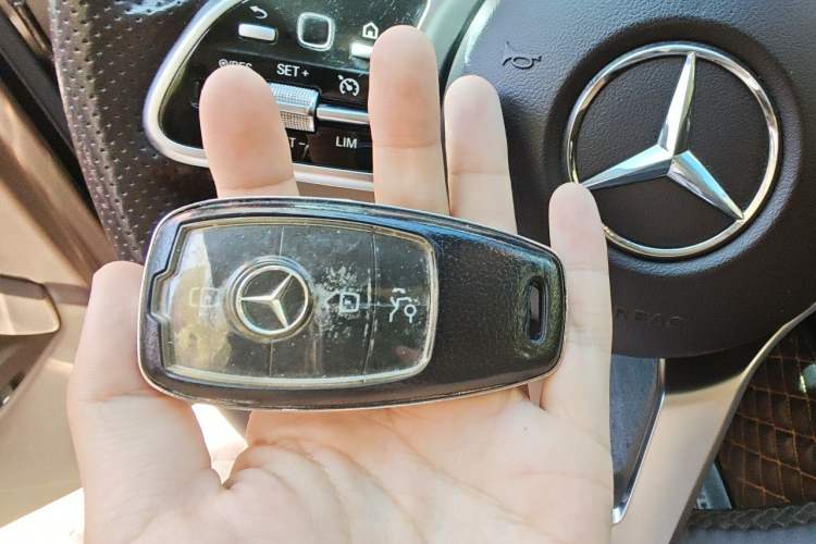 Used Mercedes-Benz E-Class 2020 E 300 L Luxury Model Interior 1
