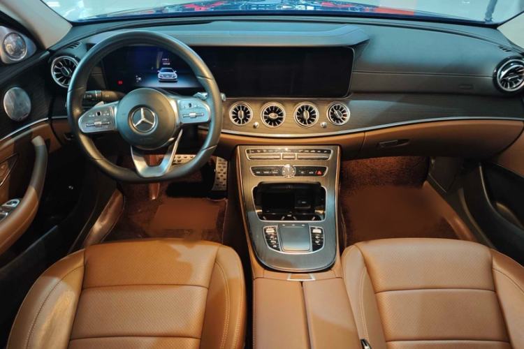 Used Mercedes-Benz E-Class 2020 Restyled E 300 L Sport Exclusive Edition Interior 1