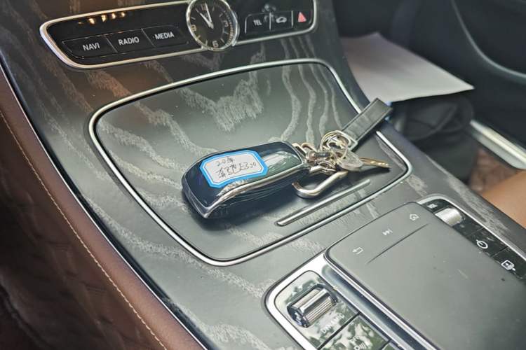 Used Mercedes-Benz E-Class 2020 Restyled E 300 L Sport Exclusive Edition Interior 1