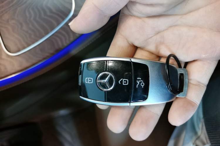 Used Mercedes-Benz E-Class 2020 E 260 L 4MATIC Interior 1