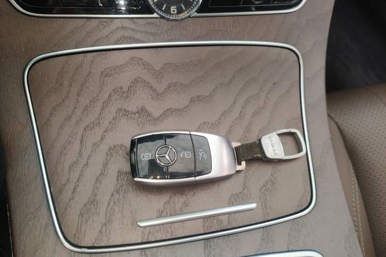 Used Mercedes-Benz E-Class 2020 Facelift E 300 L Stylish Edition Interior 1