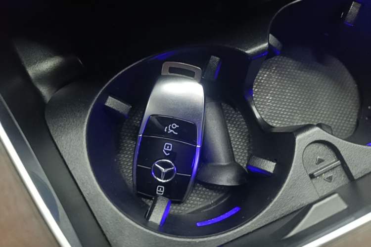 Used Mercedes-Benz E-Class 2020 E 300 L Luxury Model Interior 1