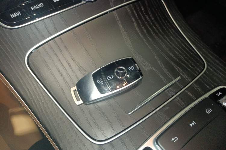 Used Mercedes-Benz E-Class 2020 Restyled E 300 L Sporty and Stylish Edition Interior 1