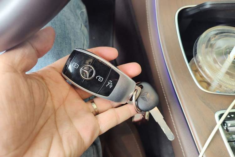 Used Mercedes-Benz E-Class 2020 Restyled E 300 L Exclusive Edition Interior 1