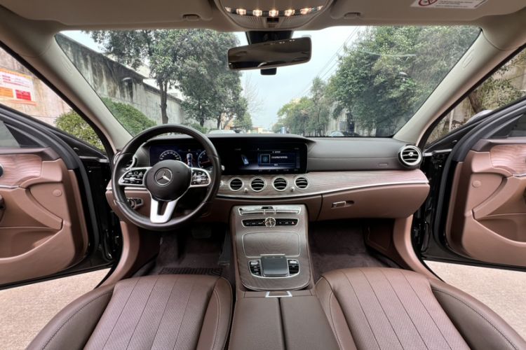 Used Mercedes-Benz E-Class 2020 Facelift E 300 L Stylish Edition Interior 10