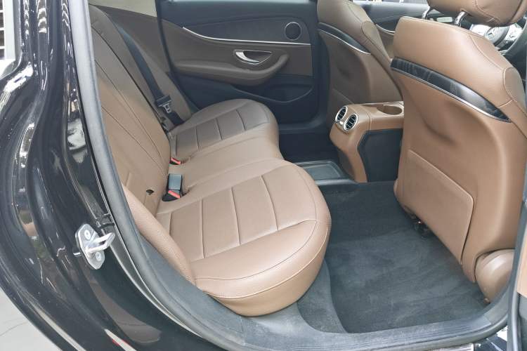 Used Mercedes-Benz E-Class 2020 E 260 L Sport Edition Interior 10