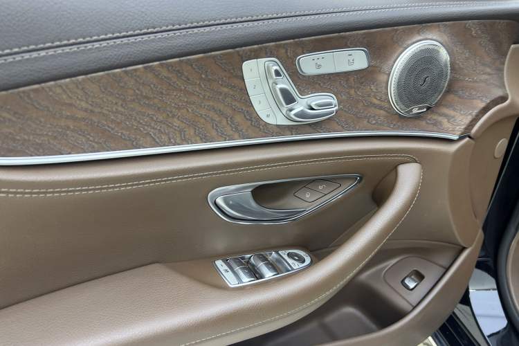 Used Mercedes-Benz E-Class 2020 Facelift E 300 L Stylish Edition Interior 10