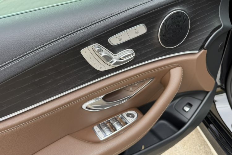 Used Mercedes-Benz E-Class 2020 Restyled E 300 L Sporty and Stylish Edition Interior 11