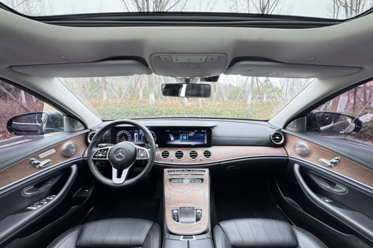 Used Mercedes-Benz E-Class 2020 E 260 L Interior 11