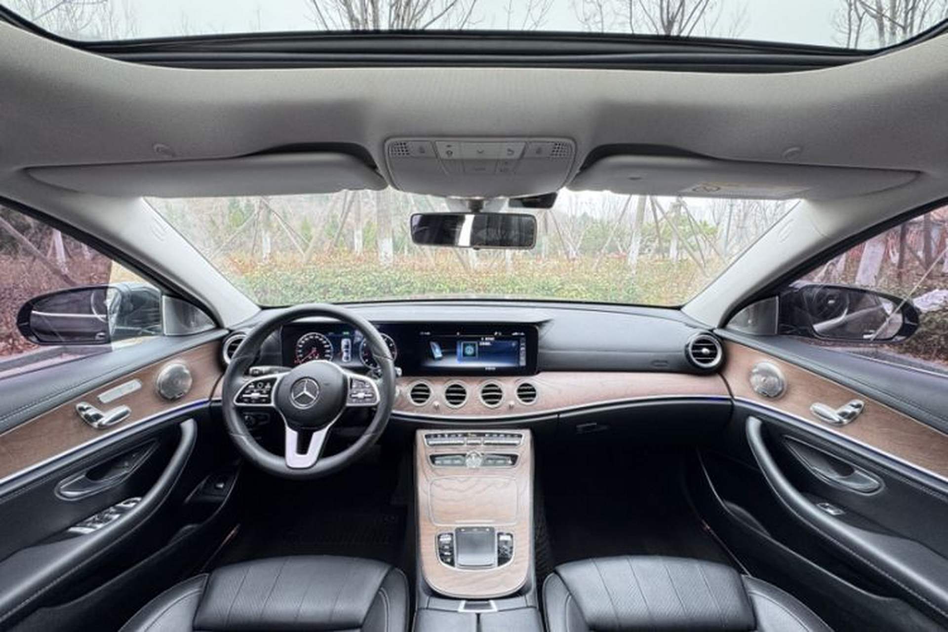 Used Mercedes-Benz E-Class 2020 E 260 L Interior 11
