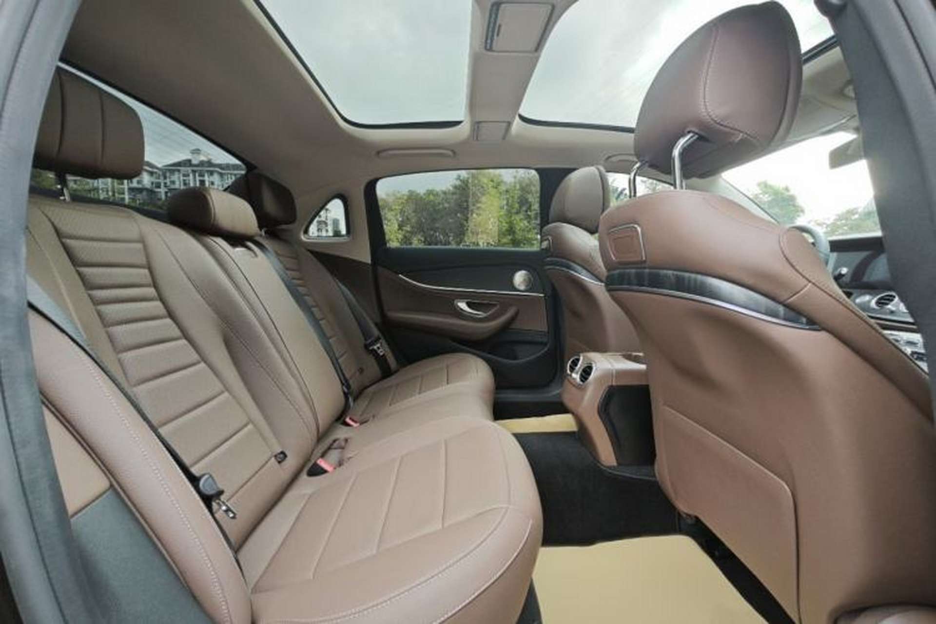 Used Mercedes-Benz E-Class 2020 Restyled E 300 L Sporty and Stylish Edition Interior 11