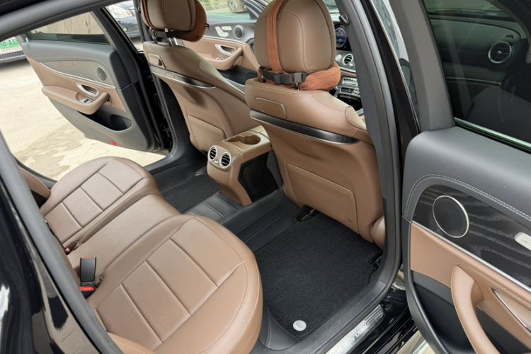Used Mercedes-Benz E-Class 2020 Restyled E 300 L Sporty and Stylish Edition Interior 12