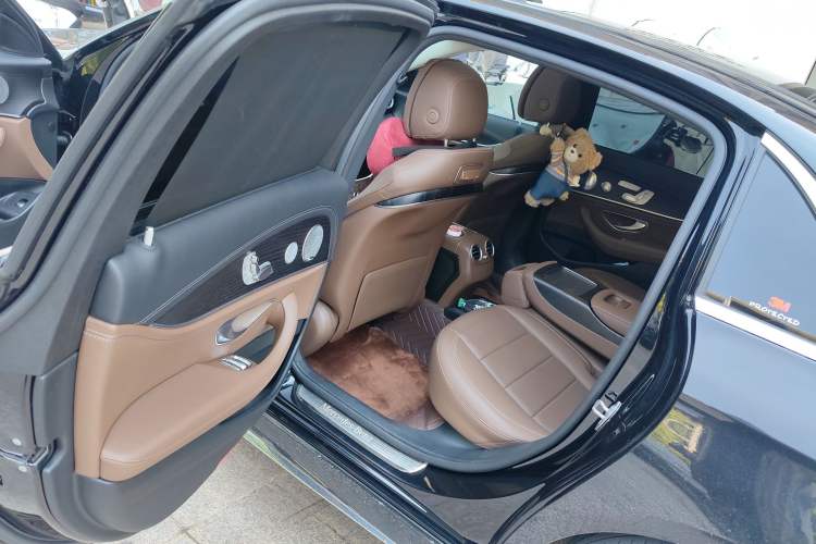 Used Mercedes-Benz E-Class 2020 E 300 L Sport Luxury Edition Interior 2