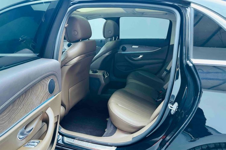 Used Mercedes-Benz E-Class 2020 E 260 L Interior 2