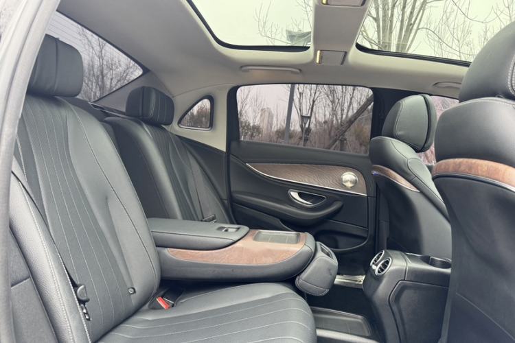 Used Mercedes-Benz E-Class 2020 E 260 L Interior 2