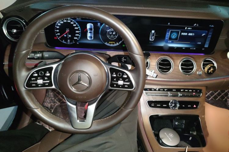 Used Mercedes-Benz E-Class 2020 Restyled E 300 L Exclusive Edition Interior 2
