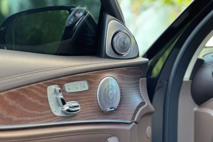 Used Mercedes-Benz E-Class 2020 Restyled E 300 L Exclusive Edition Interior 2