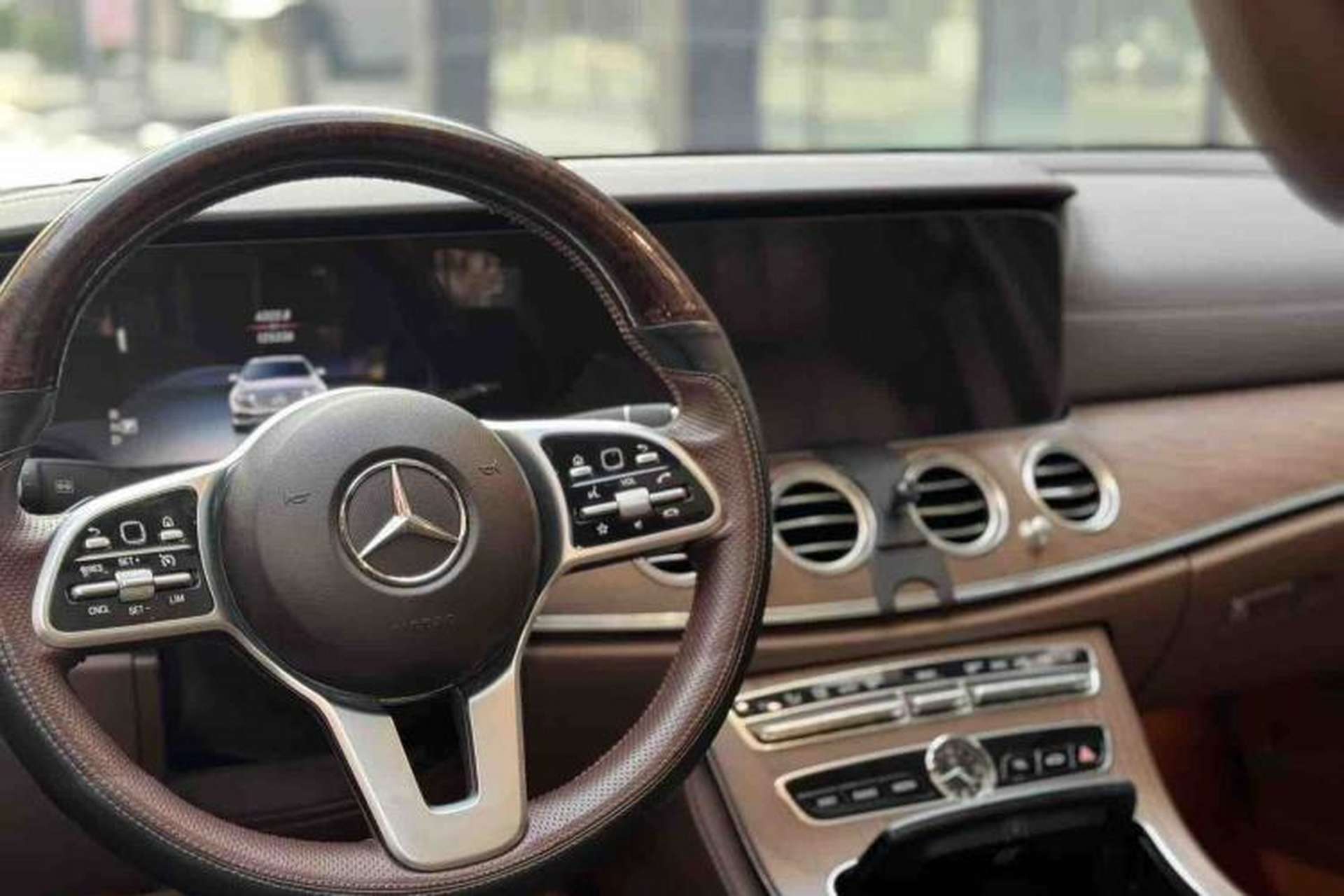 Used Mercedes-Benz E-Class 2020 Restyled E 300 L Exclusive Edition Interior 2