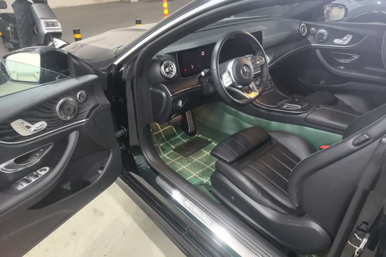 Used Mercedes-Benz E-Class 2020 E 260 Coupe Interior 2