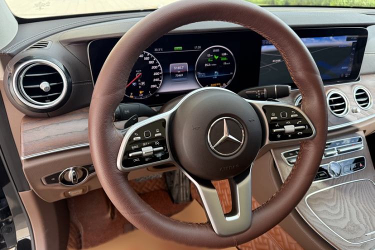 Used Mercedes-Benz E-Class 2020 Facelift E 260 L Interior 2