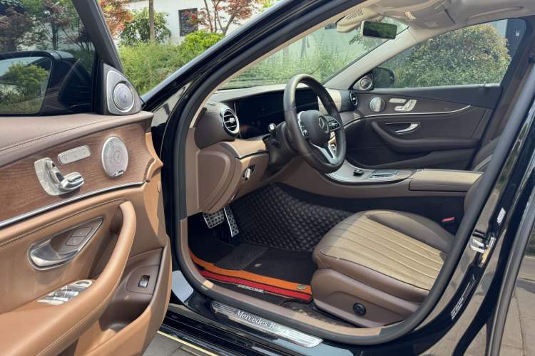 Used Mercedes-Benz E-Class 2020 Restyled E 300 L Exclusive Edition Interior 2