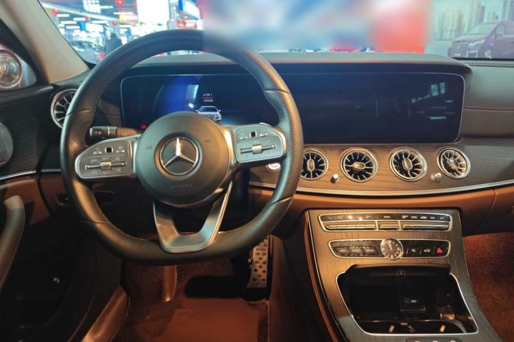 Used Mercedes-Benz E-Class 2020 Restyled E 300 L Sport Exclusive Edition Interior 2