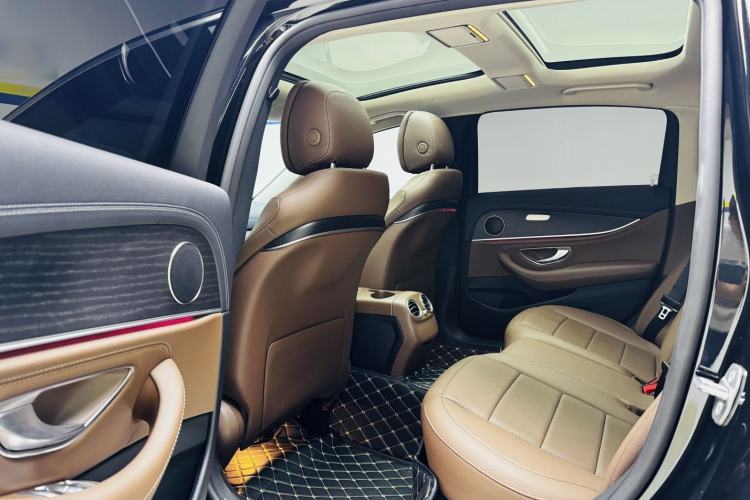 Used Mercedes-Benz E-Class 2020 Facelift E 260 L Sport Edition Interior 3