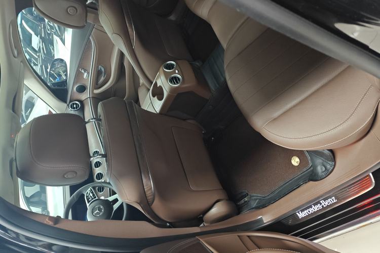 Used Mercedes-Benz E-Class 2020 Facelift E 260 L Interior 3