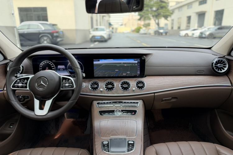 Used Mercedes-Benz E-Class 2020 Restyled E 300 L Exclusive Edition Interior 3