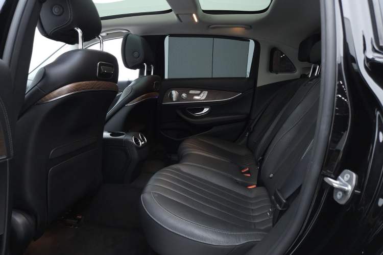 Used Mercedes-Benz E-Class 2020 Restyled E 300 L Exclusive Edition Interior 3