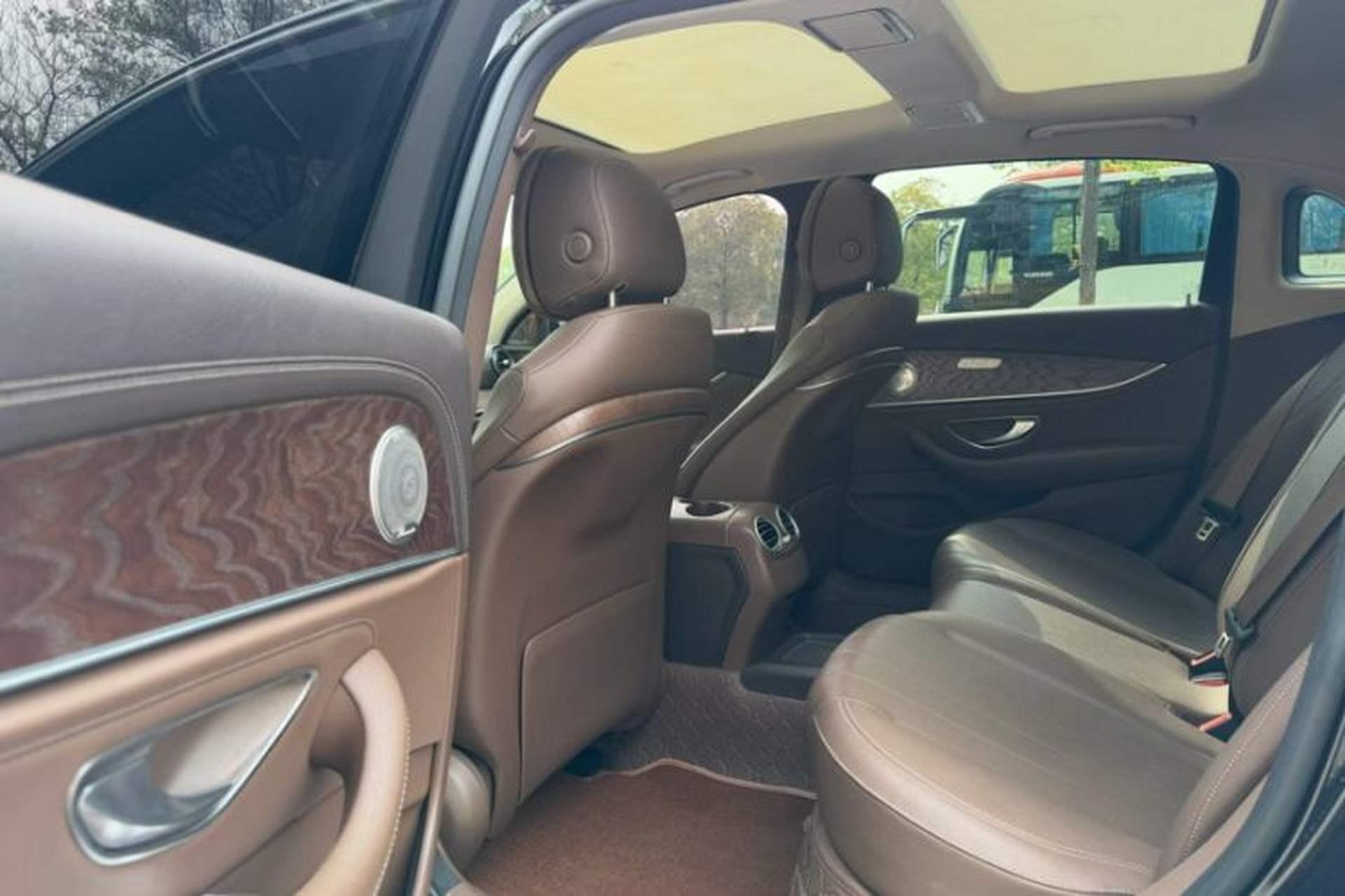 Used Mercedes-Benz E-Class 2020 E 260 L Interior 3