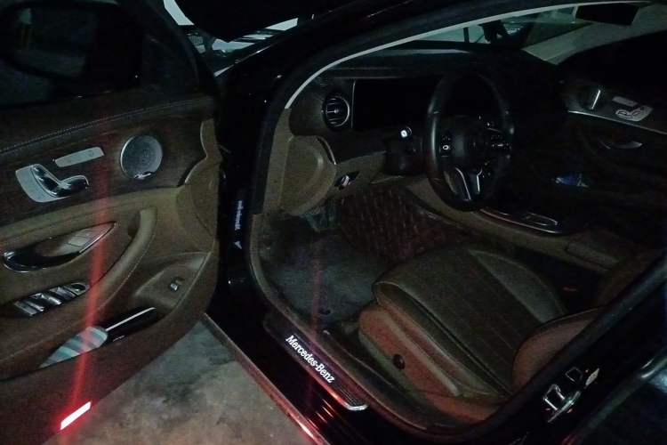 Used Mercedes-Benz E-Class 2020 E 300 L Luxury Model Interior 3