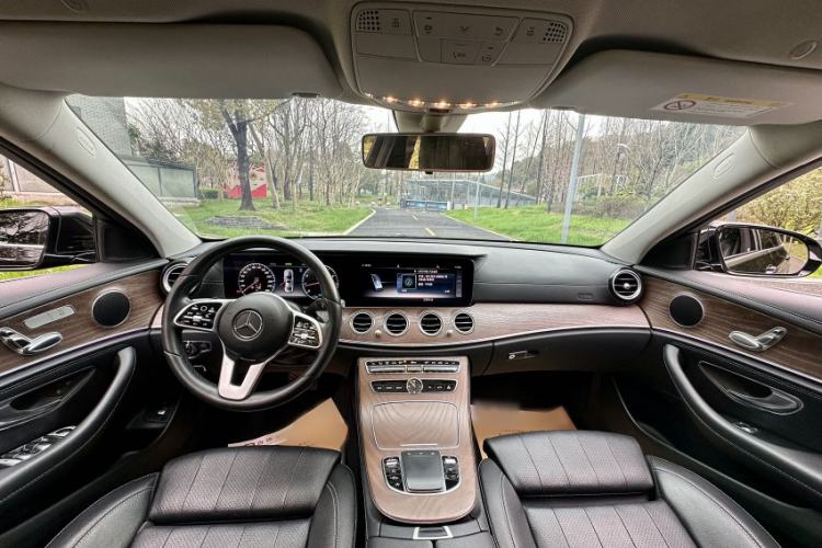 Used Mercedes-Benz E-Class 2020 Facelift E 260 L Interior 3