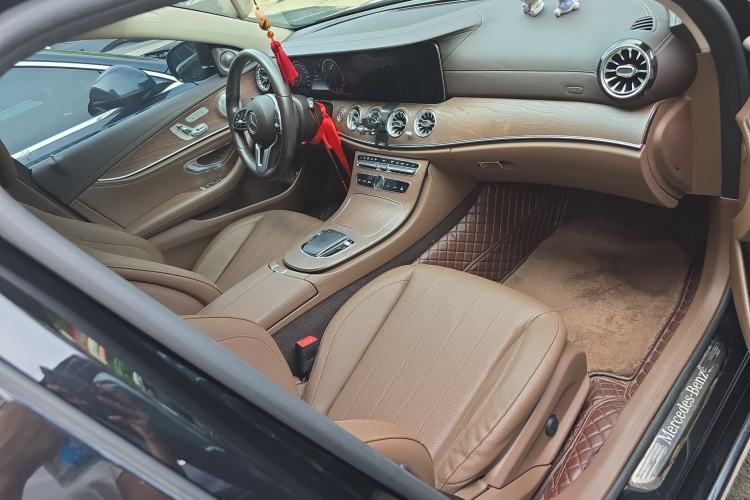 Used Mercedes-Benz E-Class 2020 Facelift E 300 L Stylish Edition Interior 3