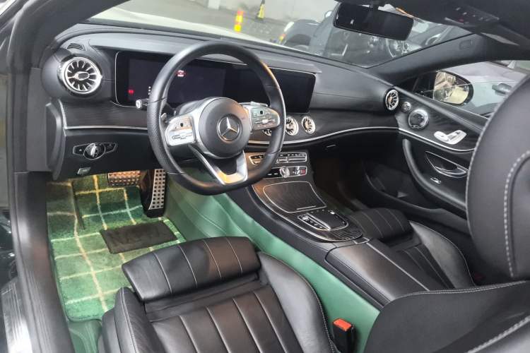 Used Mercedes-Benz E-Class 2020 E 260 Coupe Interior 3